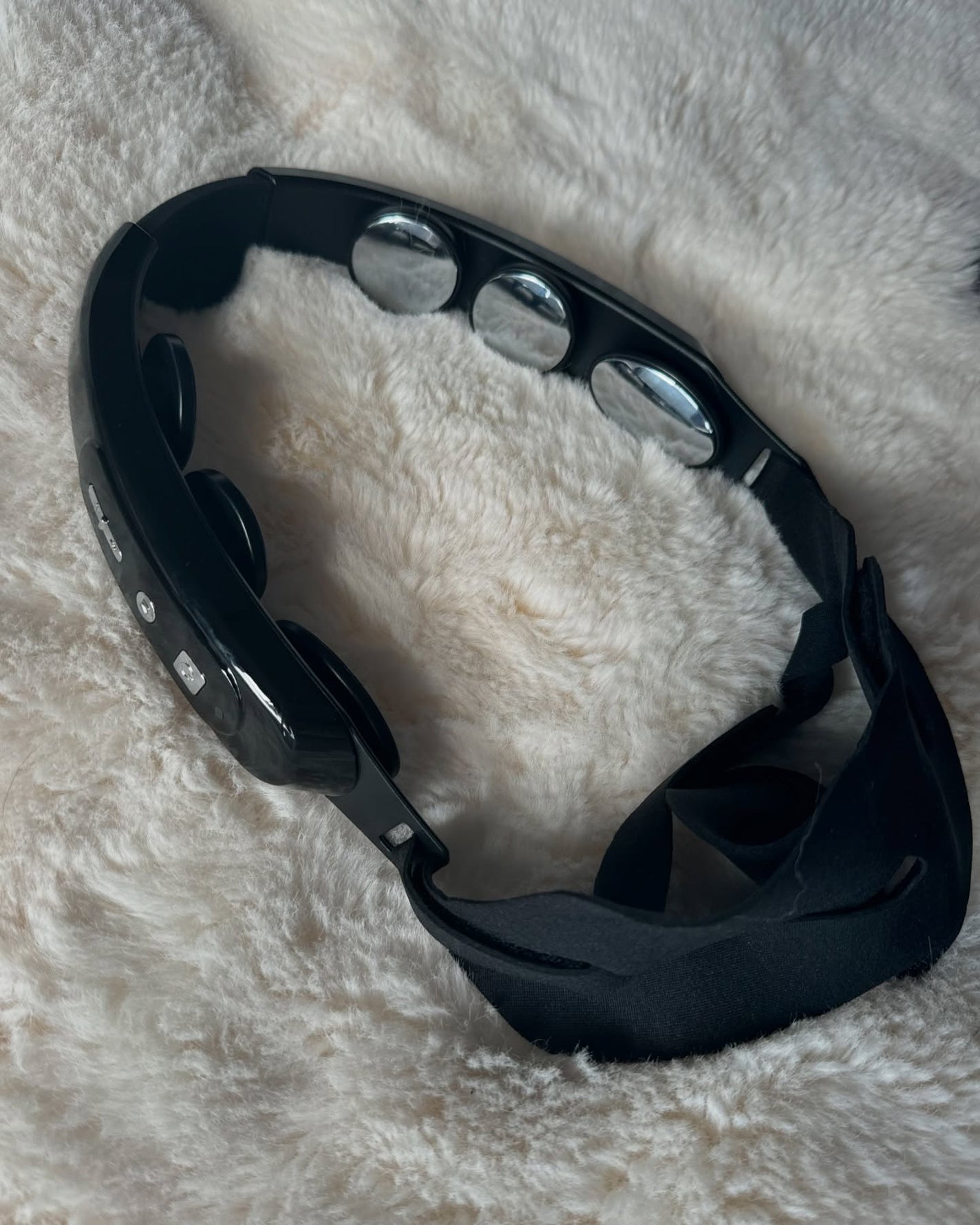 えっちゃんフォロバ on LIPS 「側頭部と顎のたるんだ皮膚を持ち上げ集中攻撃✨ハンズフリーで使え..」(2枚目)