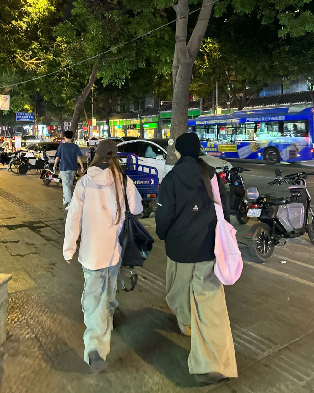 ひとみ on LIPS 「親しい友達と会う#コーデ#ファッション#韓国雑貨#韓国コーデ#..」(3枚目)