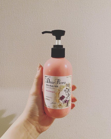 マンダム オイルインボディミルク フローラルブーケの香りのクチコミ「⋆⸜ ⚘ ⸝⋆
#bodycream
#disney
今使っている#ボディクリーム 💕
.....」(1枚目)