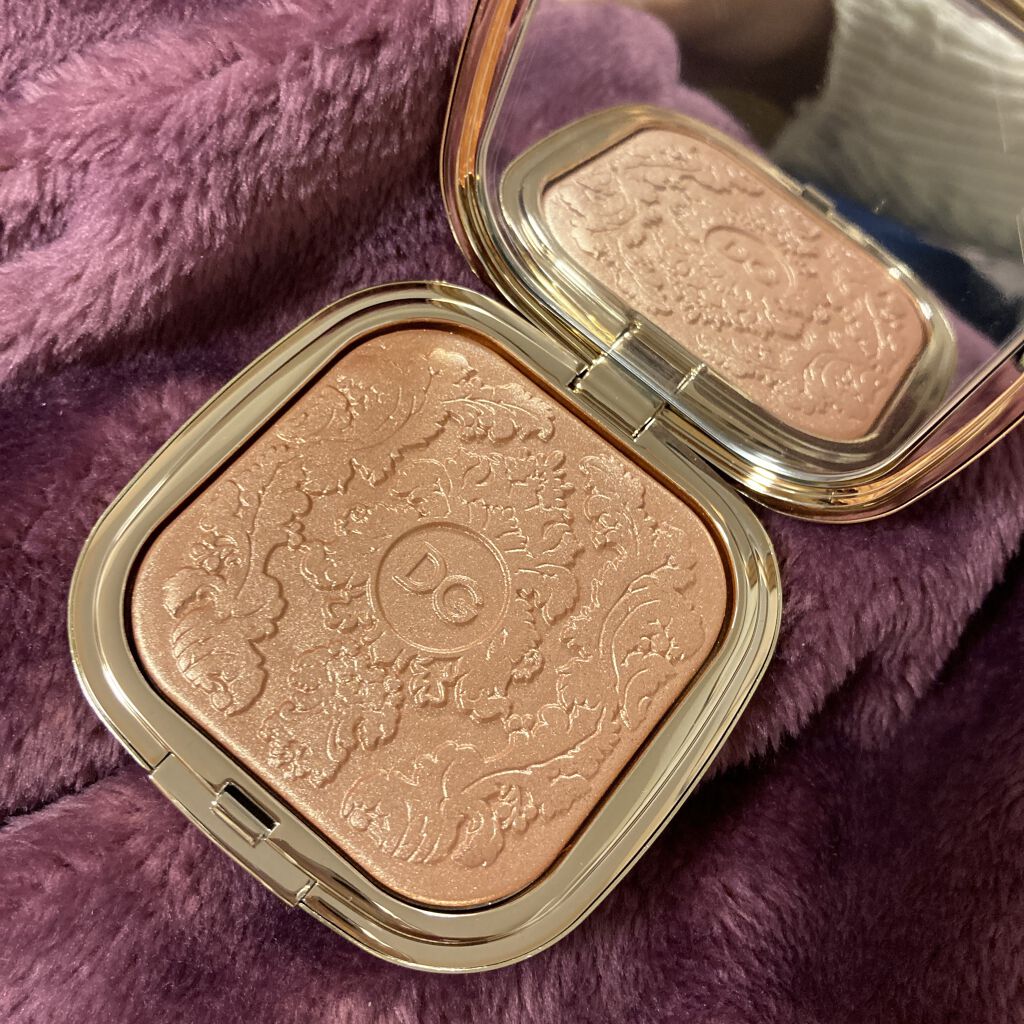 バロックライト ハイライティングパウダー/DOLCE&GABBANA BEAUTY/プレストパウダーを使ったクチコミ（2枚目）