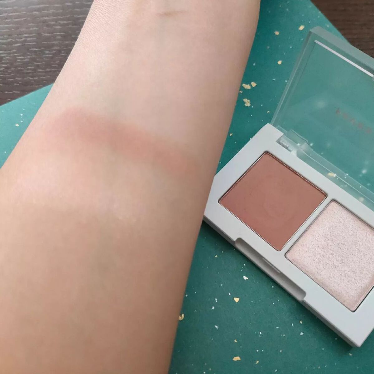 マイカラー デュオシャドウ スフレ アーモンドロゼ/FAVES BEAUTY/アイシャドウパレットを使ったクチコミ（3枚目）