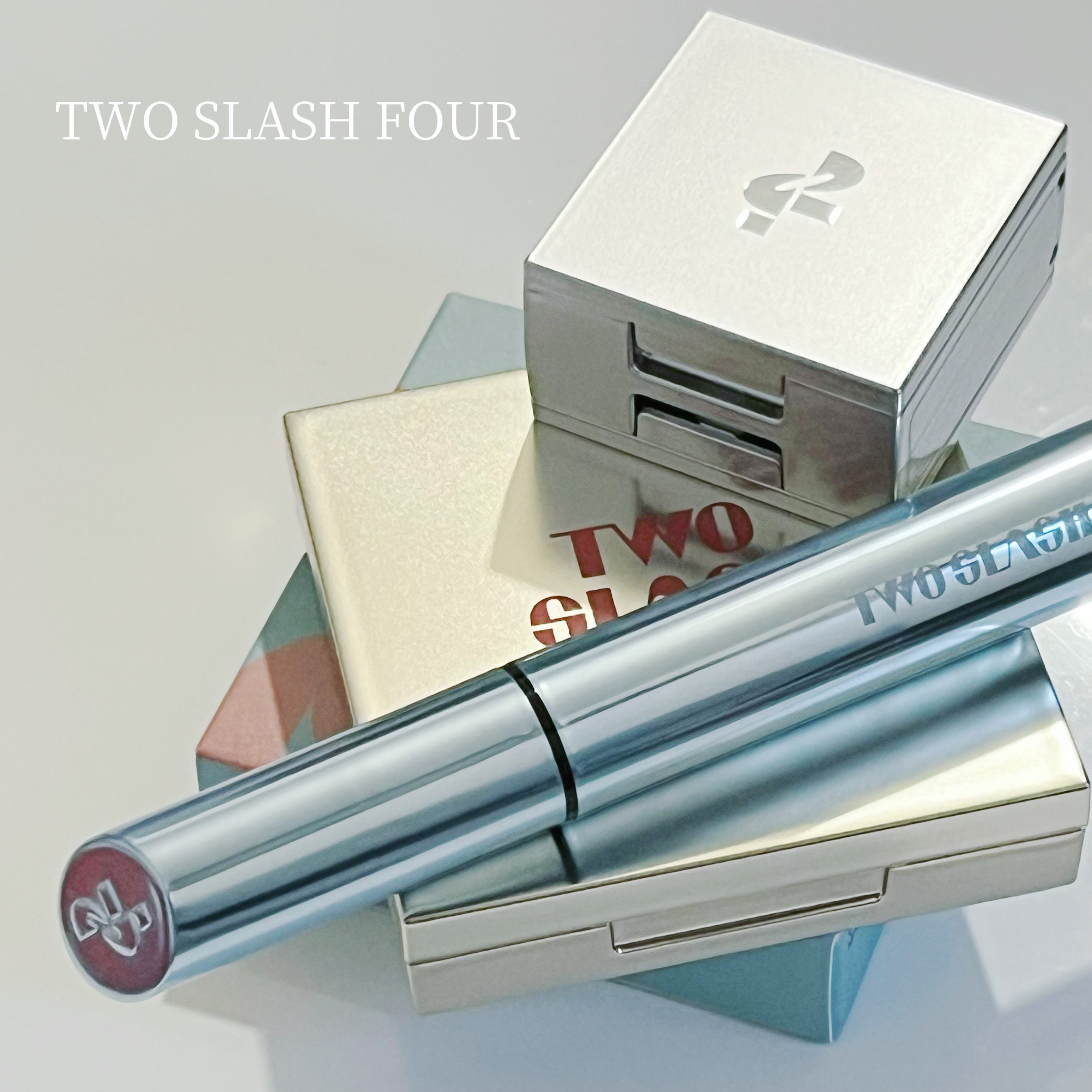 ストロビングフェイスキューブ/TWO SLASH FOUR/ハイライトを使ったクチコミ（1枚目）