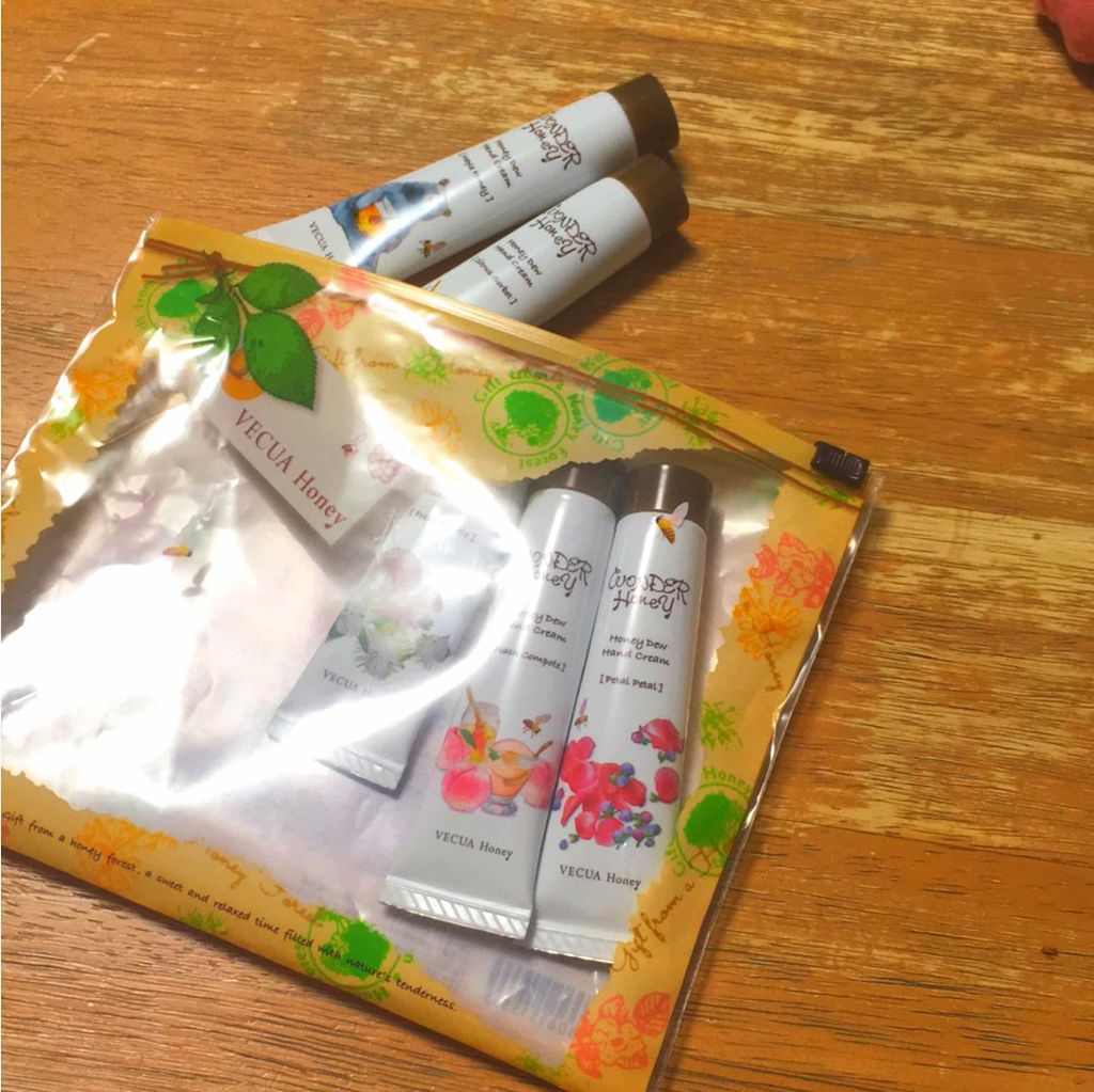ワンダーハニー 蜜蜂の森のハンドクリームギフト(旧)/VECUA Honey/トライアルキットを使ったクチコミ（1枚目）