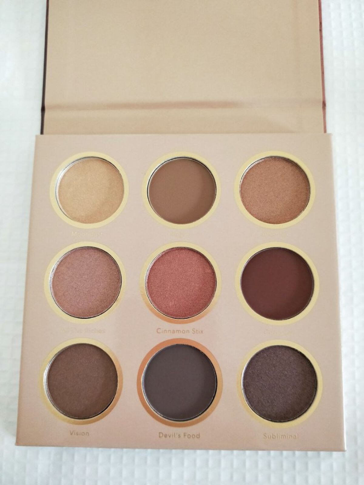 Nude Beginnings アイパレット SHEGLAM