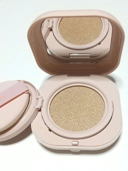 LANEIGE ネオクッション グロウのクチコミ「崩れにくいクッションファンデ💕
ラネージュ ネオクッション グロウ
21N
グロウとありま.....」(2枚目)