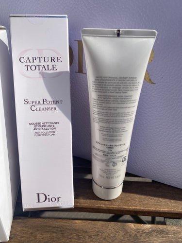 Dior カプチュール トータル  クレンザー Nのクチコミ「Diorカプチュール トータル  クレンザー N

洗顔料 - 肌を清らかに洗い上げる洗顔フォ.....」（2枚目）