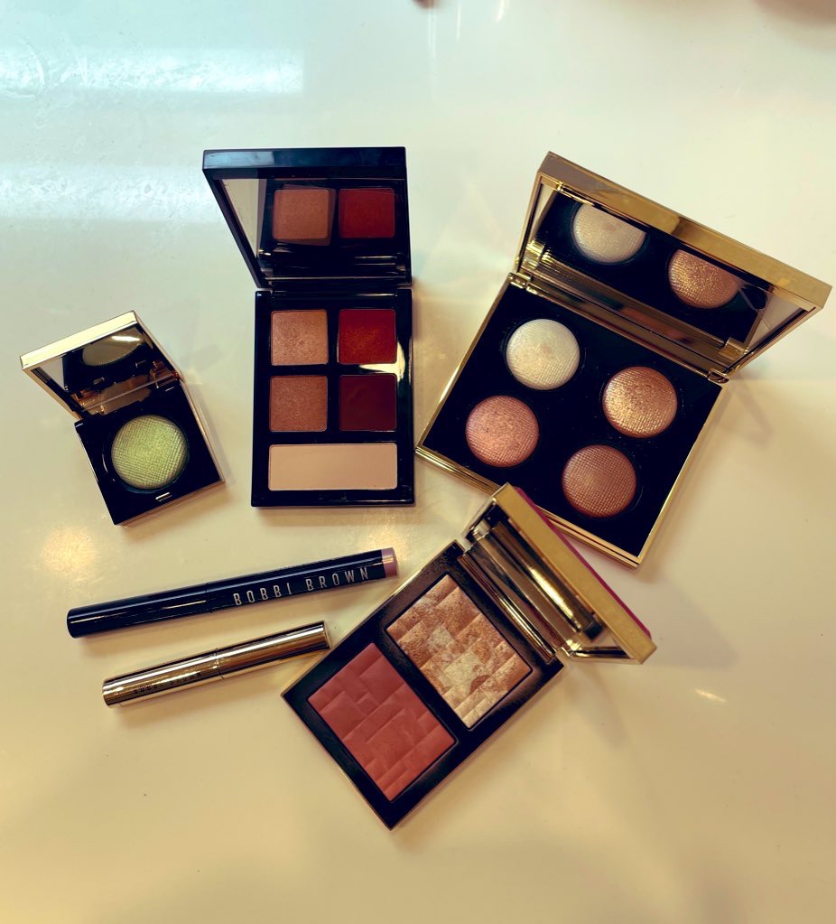 エッセンシャル マルチカラー アイシャドウパレット クランベリースパイス（限定色）/BOBBI BROWN/アイシャドウパレットを使ったクチコミ（3枚目）