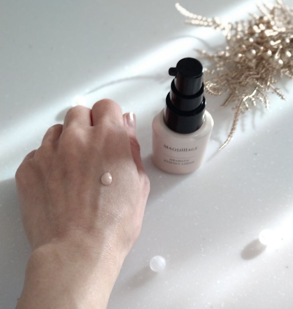 ドラマティックエッセンスリキッド/マキアージュ/リキッドファンデーションを使ったクチコミ（2枚目）