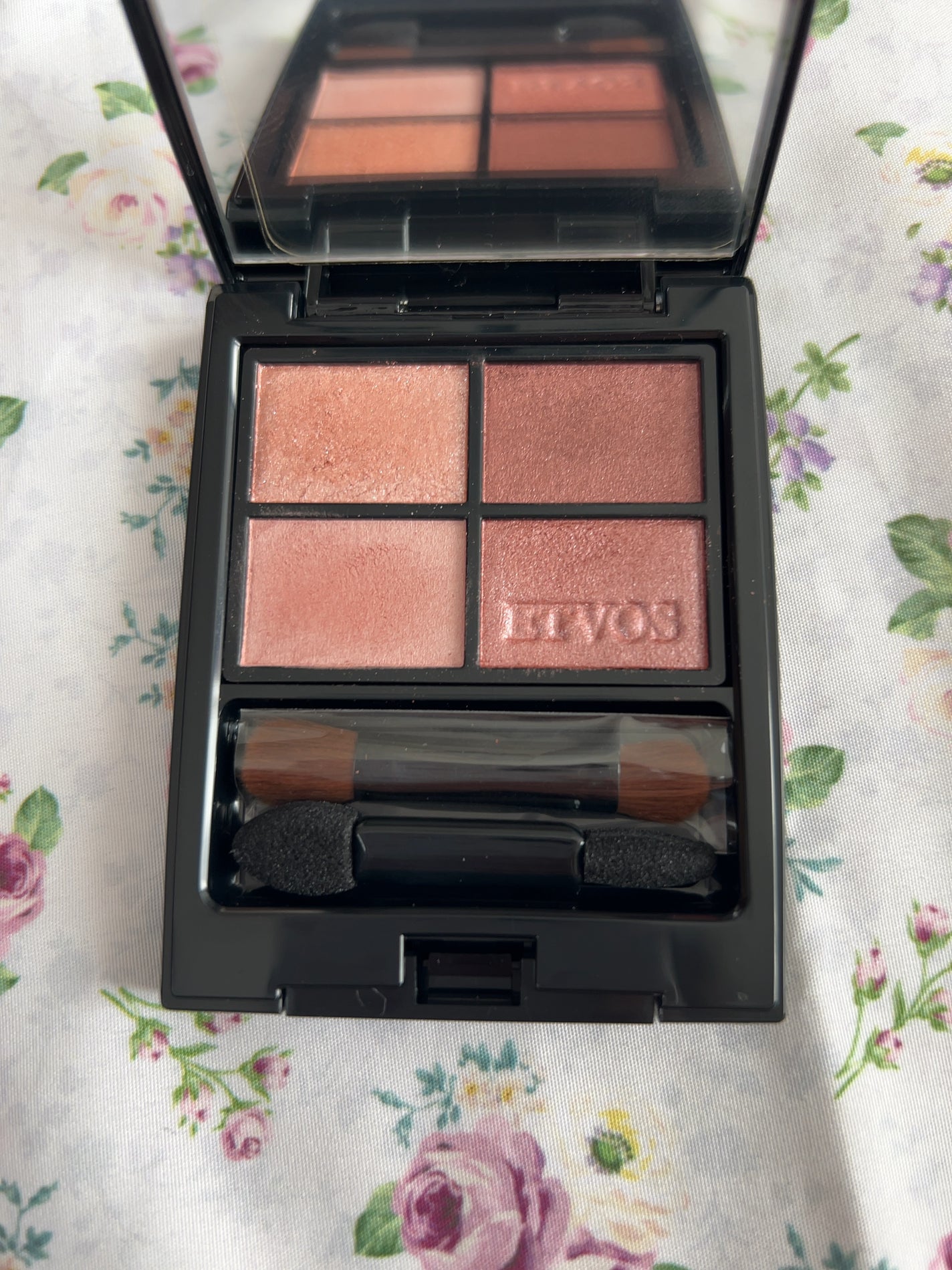 ミネラルクラッシィシャドー/エトヴォス/アイシャドウパレットを使ったクチコミ(1枚目)