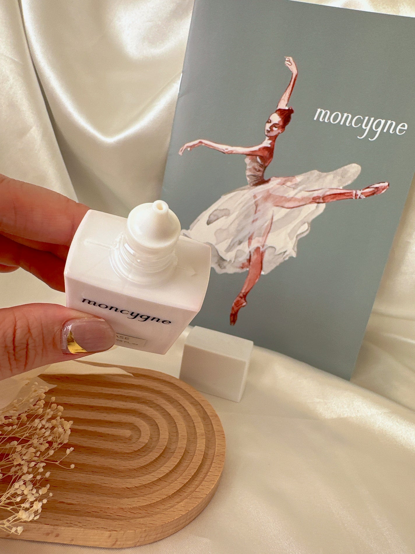 めるᙏ̤̫͚𓍯フォロバ on LIPS 「〖moncygne〗/アトピー・超敏感肌でも使えるメイク下地ず..」(2枚目)