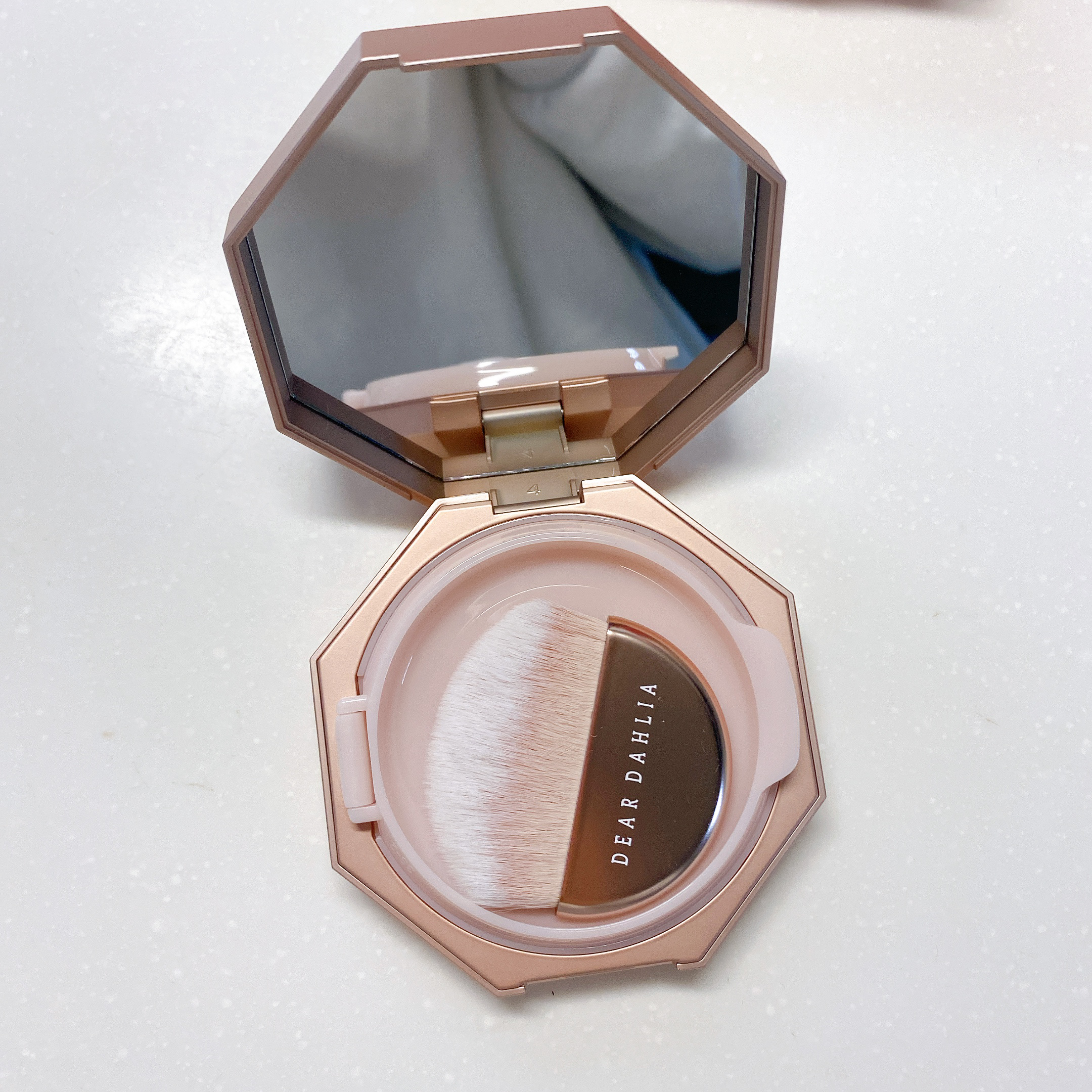 ブルーミングエディション シアーライト フィニッシングパウダー/DEAR DAHLIA/プレストパウダーを使ったクチコミ（3枚目）