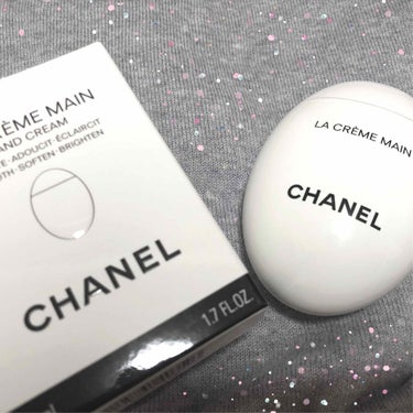 
CHANEL  ラ クレーム マン


シャネルのハンドクリーム。
決め手はべたつかないところと、
香りでした🌷🌷🌷🌷

店頭に並んだ時から気になっていたハンドクリームですが、わたしが普段から使ってい