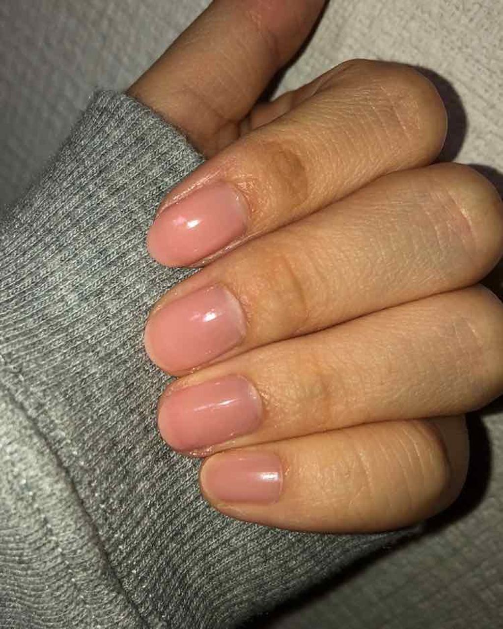 な on LIPS 「初投稿…!質問です(?)ネイル初心者の初心者なんですが辛口コメ..」(2枚目)