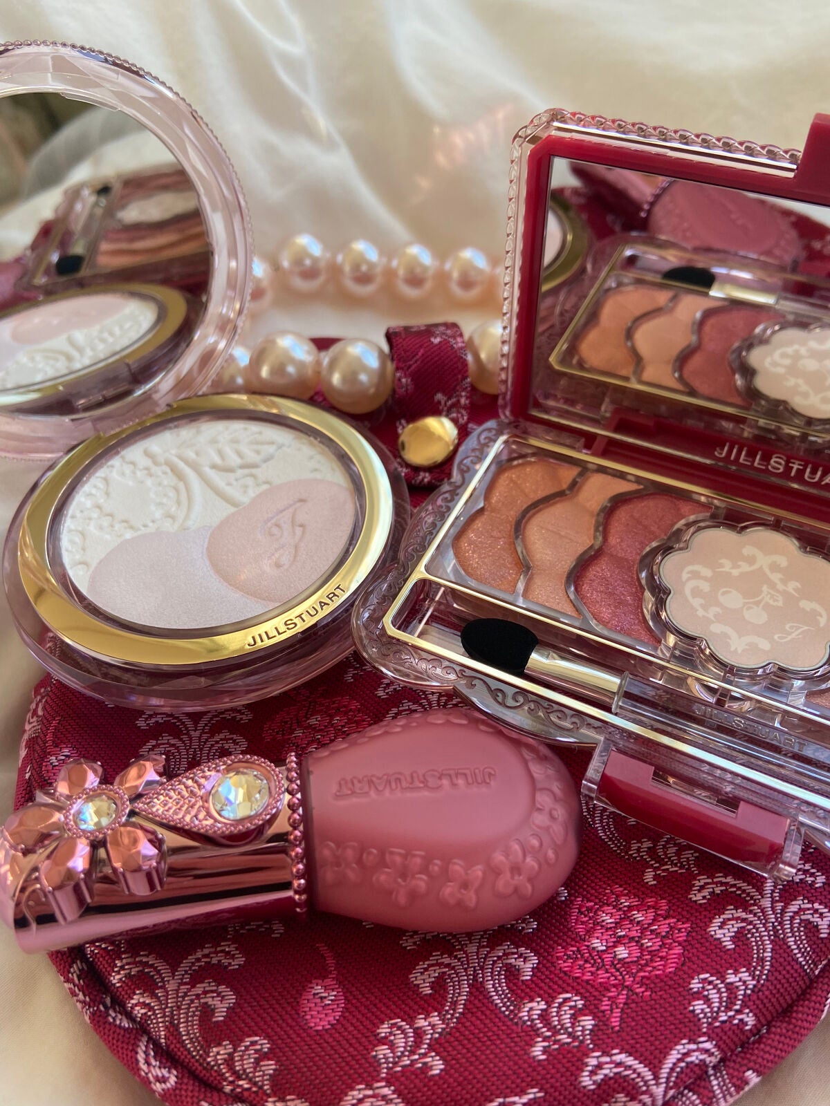 まなたん on LIPS 「ジルのクリスマスコフレ購入!!可愛すぎてまだ手をつけれていない..」(1枚目)