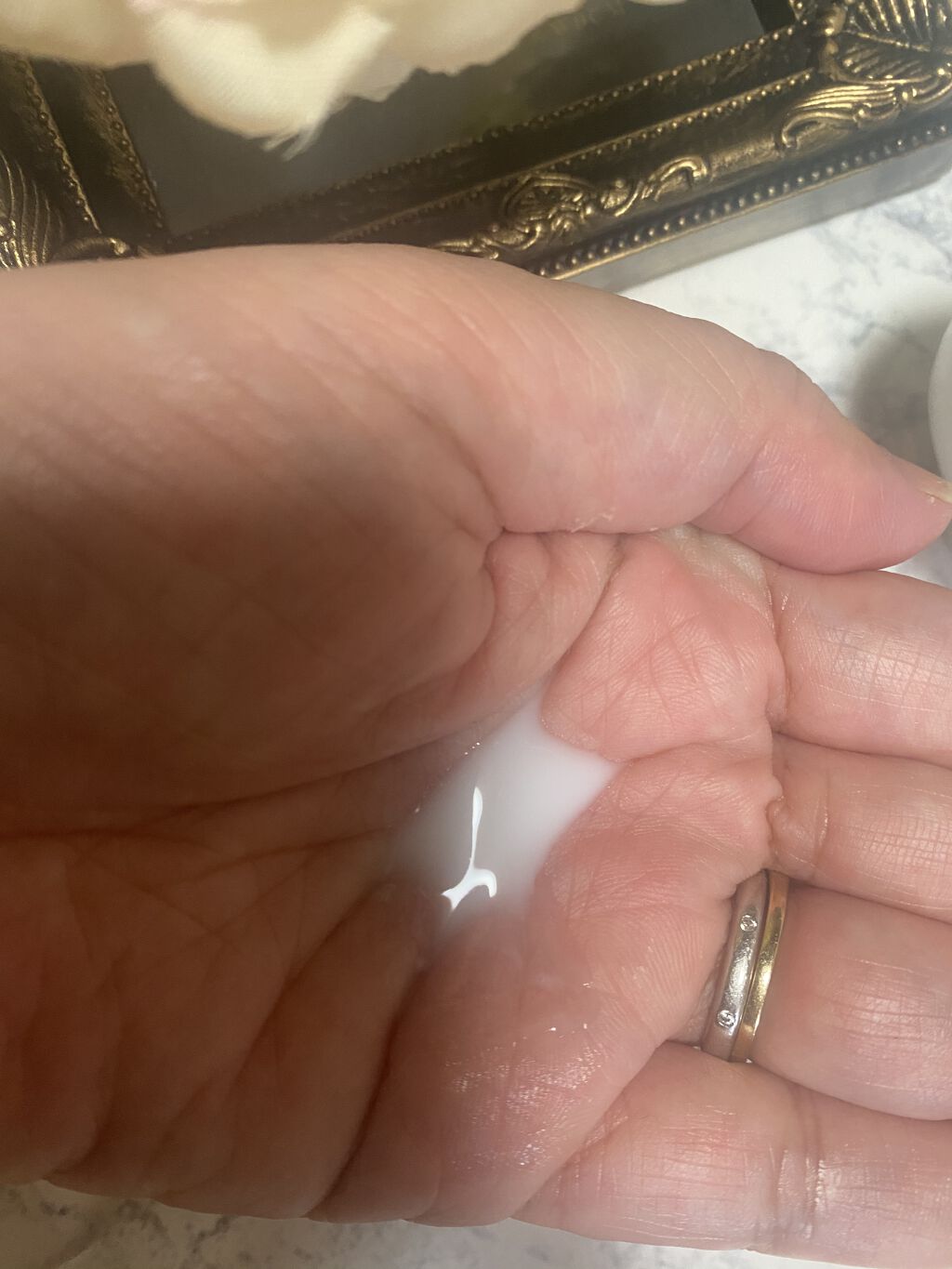 ローズ エッセンス エマルジョン/レ・メルヴェイユーズ ラデュレ/乳液を使ったクチコミ（2枚目）