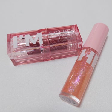 *

BLESSED MOON

■I'M MUTE LIP STICK
1,320円（税込）
#01 OUT
セミマットタイプのリップ
この01 OUTの色味がとても気に入って
公式によるリップの塗り