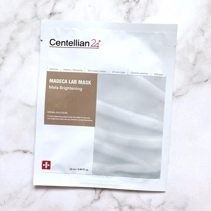 センテリアン24 マデカラボマスク メラブライトニングのクチコミ「
センテリアン24から集中ケアマスクが発売⠜
配合成分はこちら👇🏻
センテラ2.....」(1枚目)