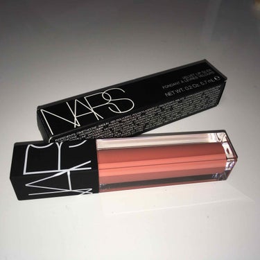 ･NARS　ベルベットリップグライド2712

春らしい色です🌸
唇の中央に少しつけるくらいがかわいいと思いました🐰

※私はバニラの香りが苦手なのでちょっとキツイです😢
あと唇が少し荒れました😢

#