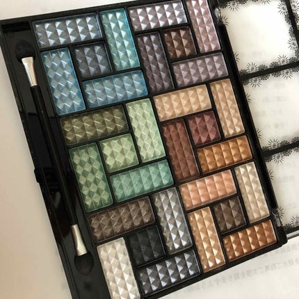 30COLORSEYESHADOWPALETTE/Dolly Angel/アイシャドウパレットを使ったクチコミ(2枚目)