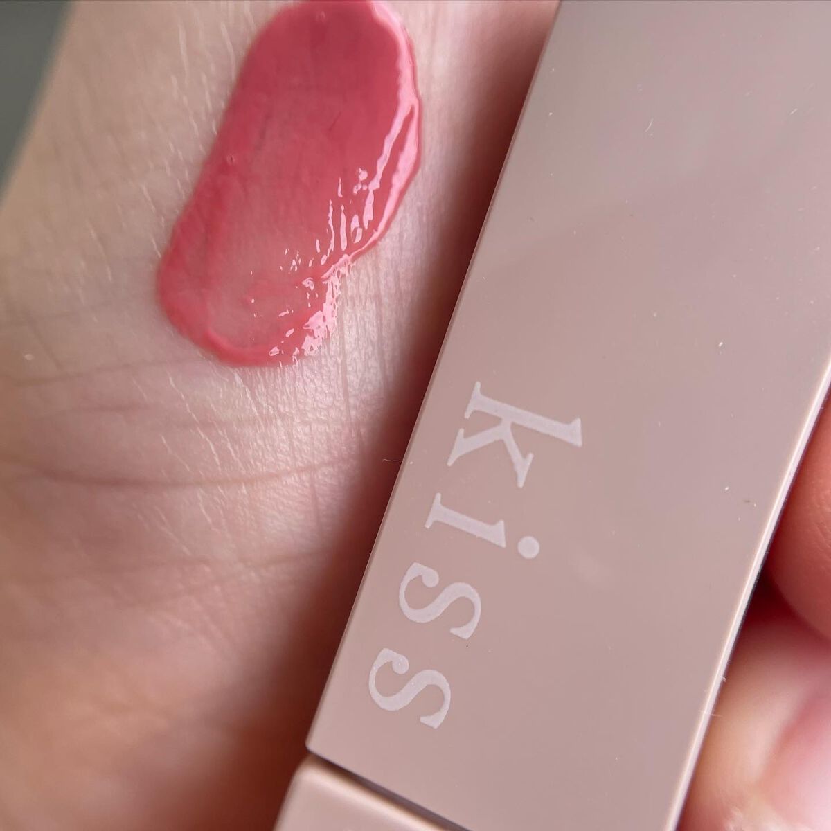 はる on LIPS 「どこも欠品だらけだったのにやっと見つけた!!!!kissの..」(4枚目)