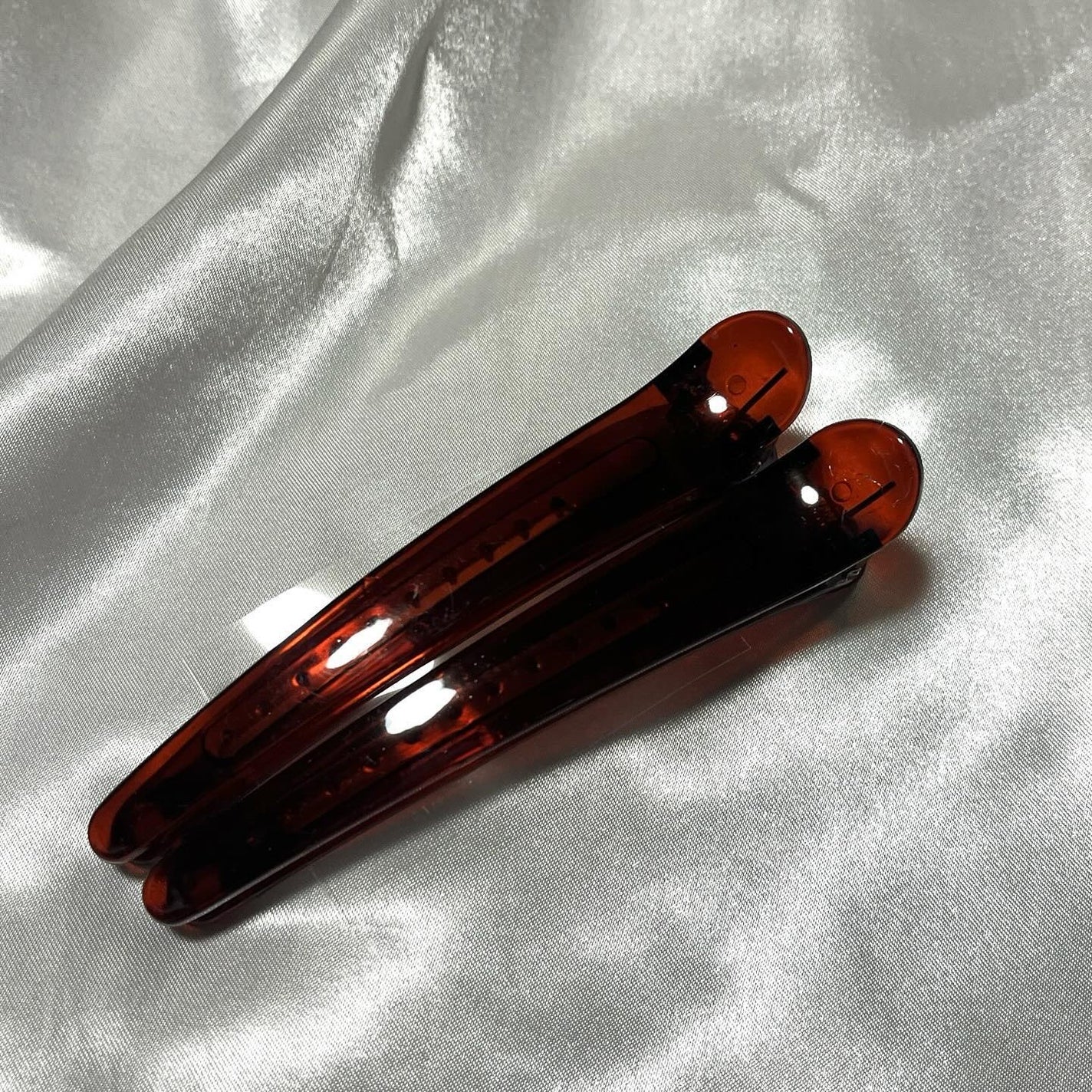 ひとりコスメ部 フォロバ100 on LIPS 「ダイソーで買ったこのヘアピン5回くらい使ったら急に壊れた😭😭ま..」(2枚目)