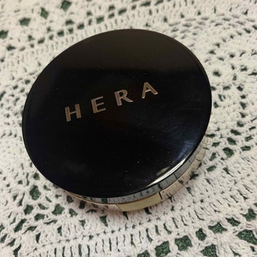 HERA ブラック クッションのクチコミ「こんにちは✿今回紹介する商品はHERAのブラッククッションファンデです！
今回このHERAのク.....」（1枚目）