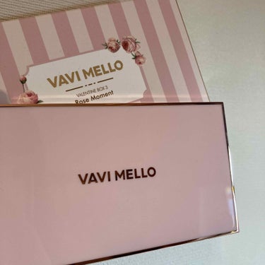 VAVI MELLO  VALENTINE BOX 3 Rose Moment

Qoo10で約2200円で購入しました！

ずっとずっと欲しかった、、かわいい、、、🥺🤍

全１２色中５色がマット・２色