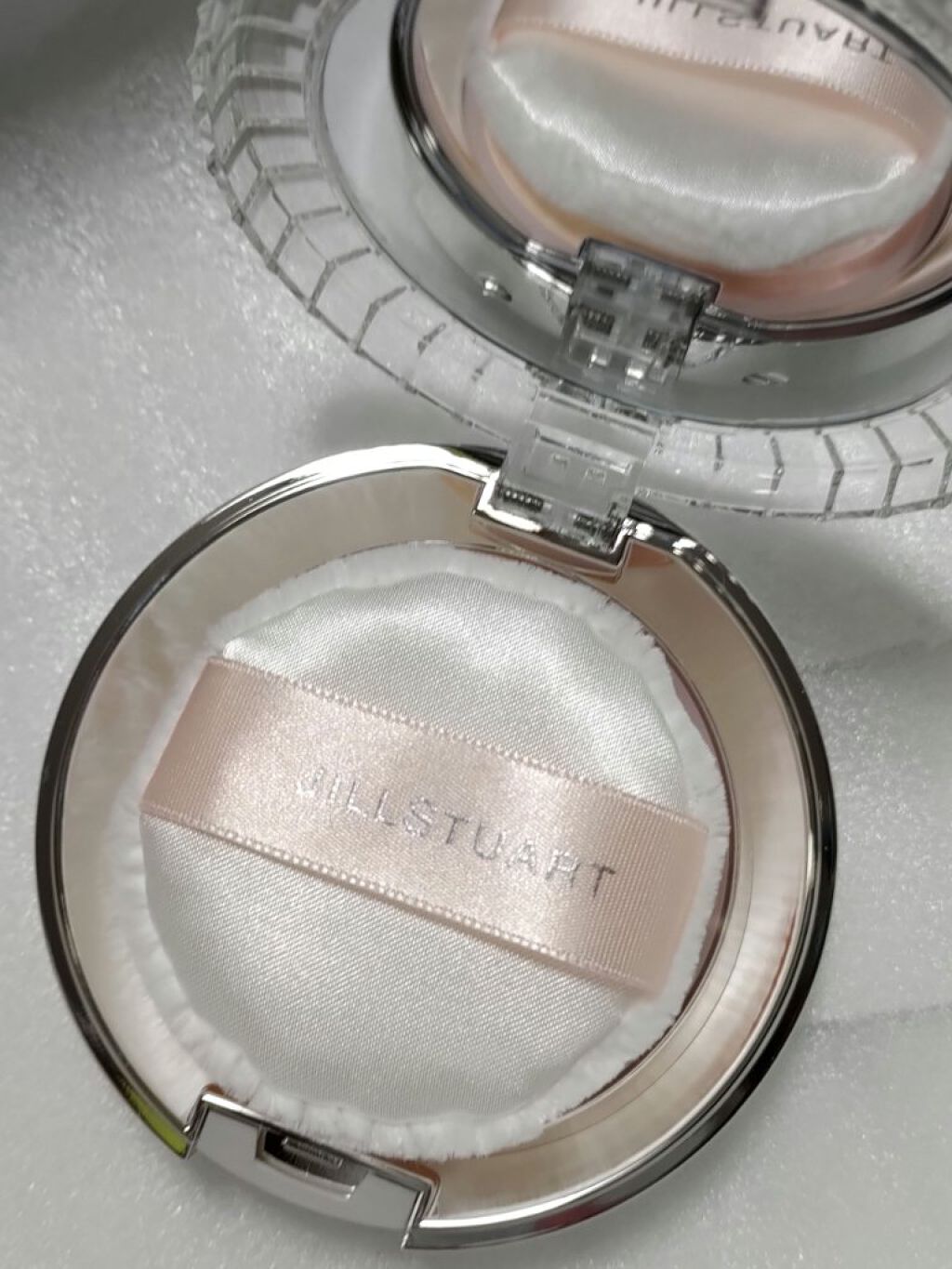 デュアル ルーセントグロウ　セッティングパウダー 01 lucent beige/JILL STUART/プレストパウダーを使ったクチコミ（2枚目）