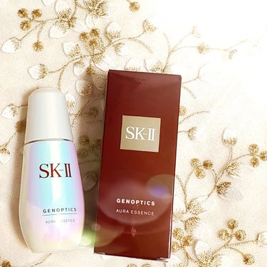 ■SK-II
■ジェノプティクス オーラ エッセンス　50ml
■美白美容液＜医薬部外品＞
■￥25,300

言わずと知れた美白美容液です。
こちらは、夜のみ使用。
朝は毛穴に効く赤い美容液を使用中で