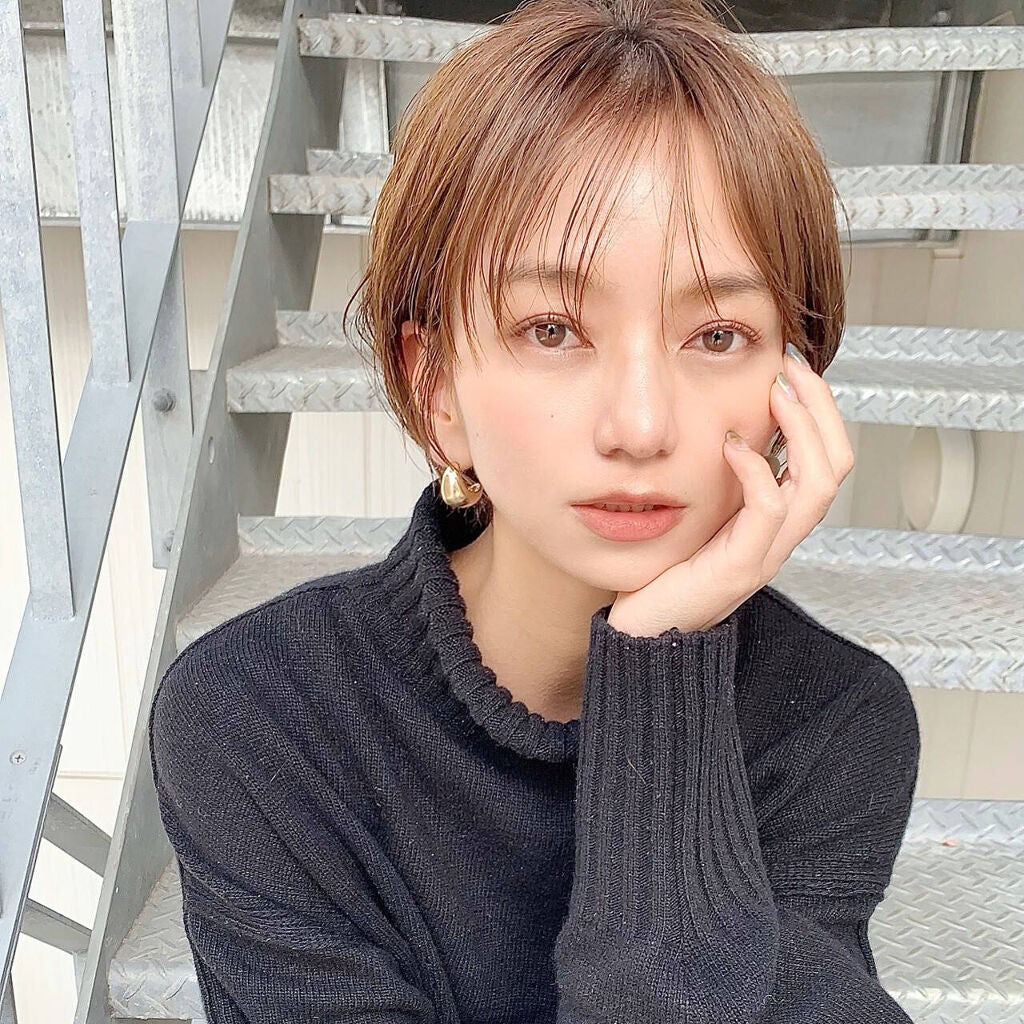 【2022年最新】色っぽい大人セクシーメイクの方法≪30代・40代に似合う色気リップ・眉毛の作り方≫のサムネイル