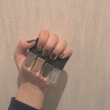 🌝 NAIL HOLICのリミデットコレクション（04 chocolate color）を使ったレオパード柄ネイル 🌝

◉マットのトップコートもついてるのですっごくオススメ
◉バレンタインとかにもいい