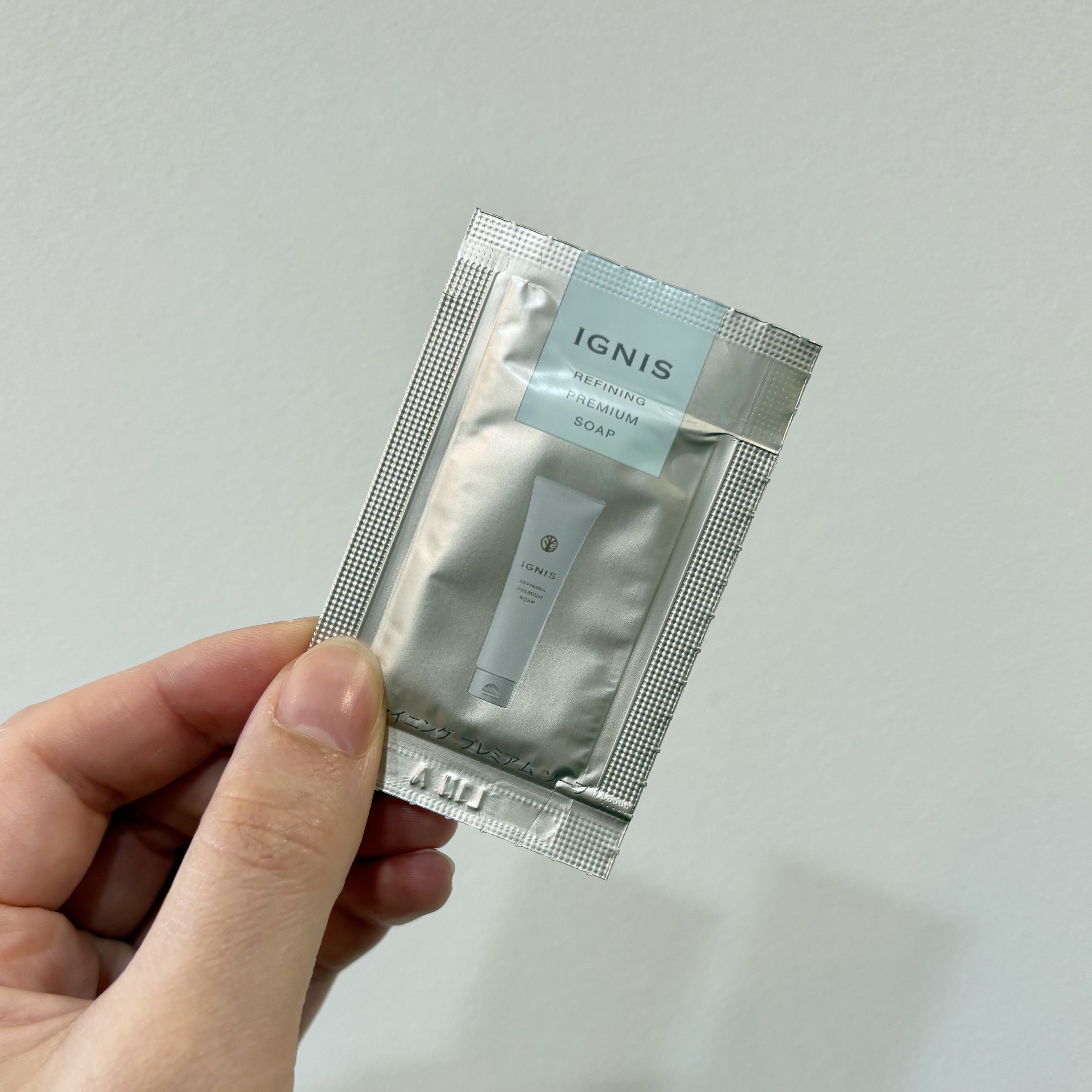 IGNIS
リファイニング プレミアム ソープ

洗顔ネットで泡立てると
もっちりたっぷりの泡ができて
こすらずにお肌を包み込んで洗顔できる！

洗顔後もつっぱらずしっとり◎

#IGNIS
#イグニス
#洗顔