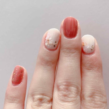 たんこぶ on LIPS 「春ネイル🌸お友達の爪を借りました😣*☼*―――――*☼*―――..」(4枚目)