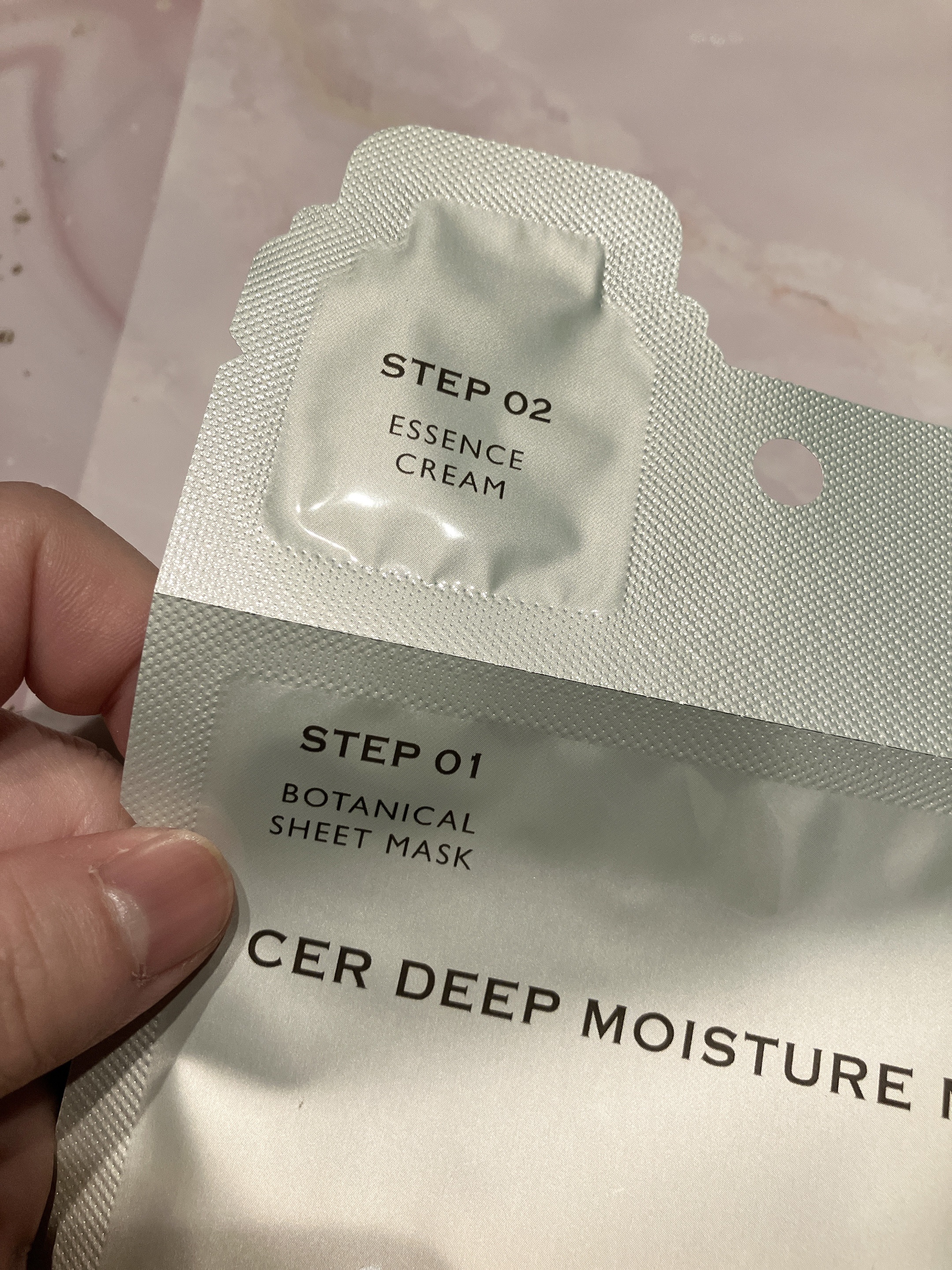 ディープモイスチャー マスク　(ケアクリーム付き) 5枚入（箱あり）/cerXcer/シートマスク・パックを使ったクチコミ（3枚目）