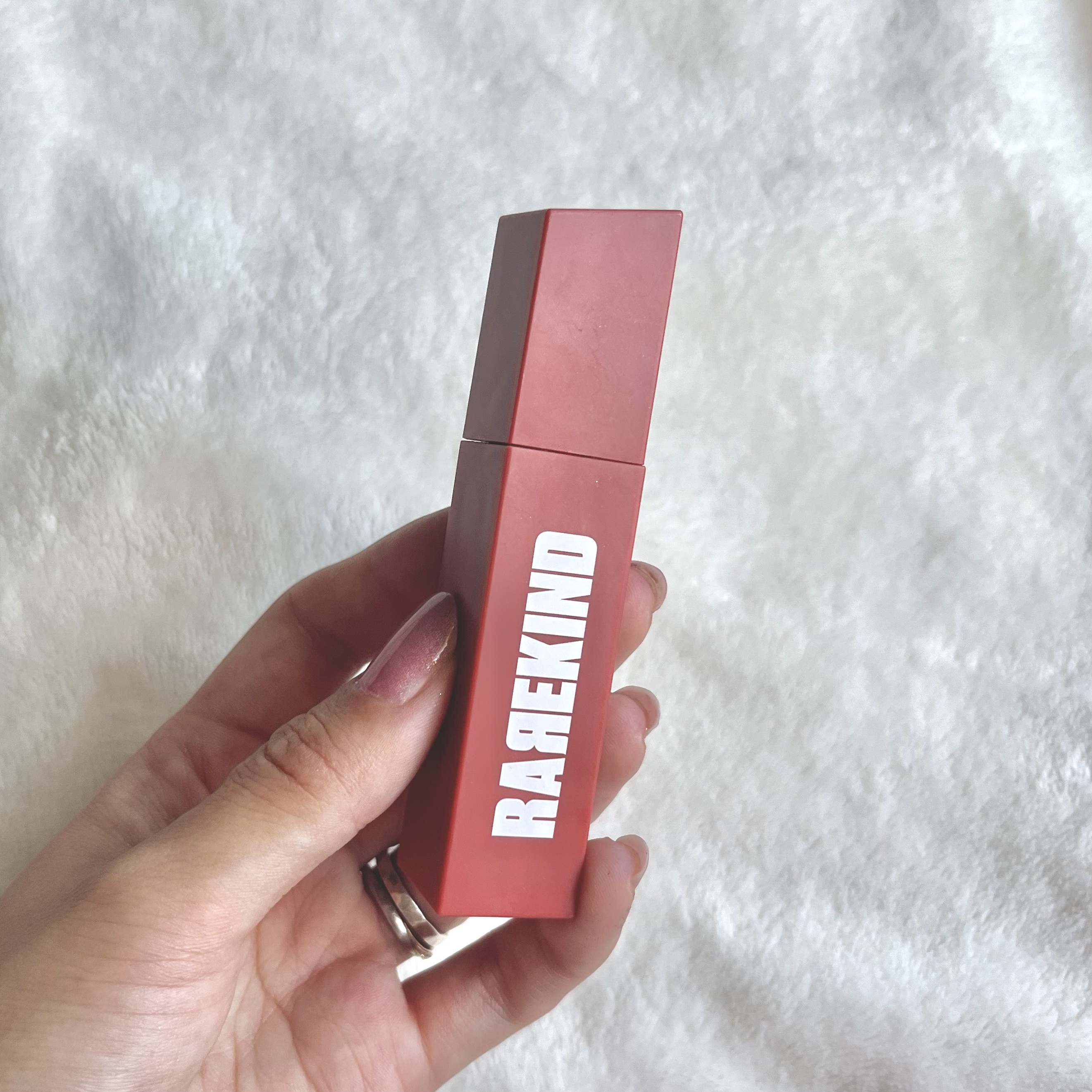 オーバスマッジリップティント #21. Whenever/RAREKIND/リップティントを使ったクチコミ（2枚目）