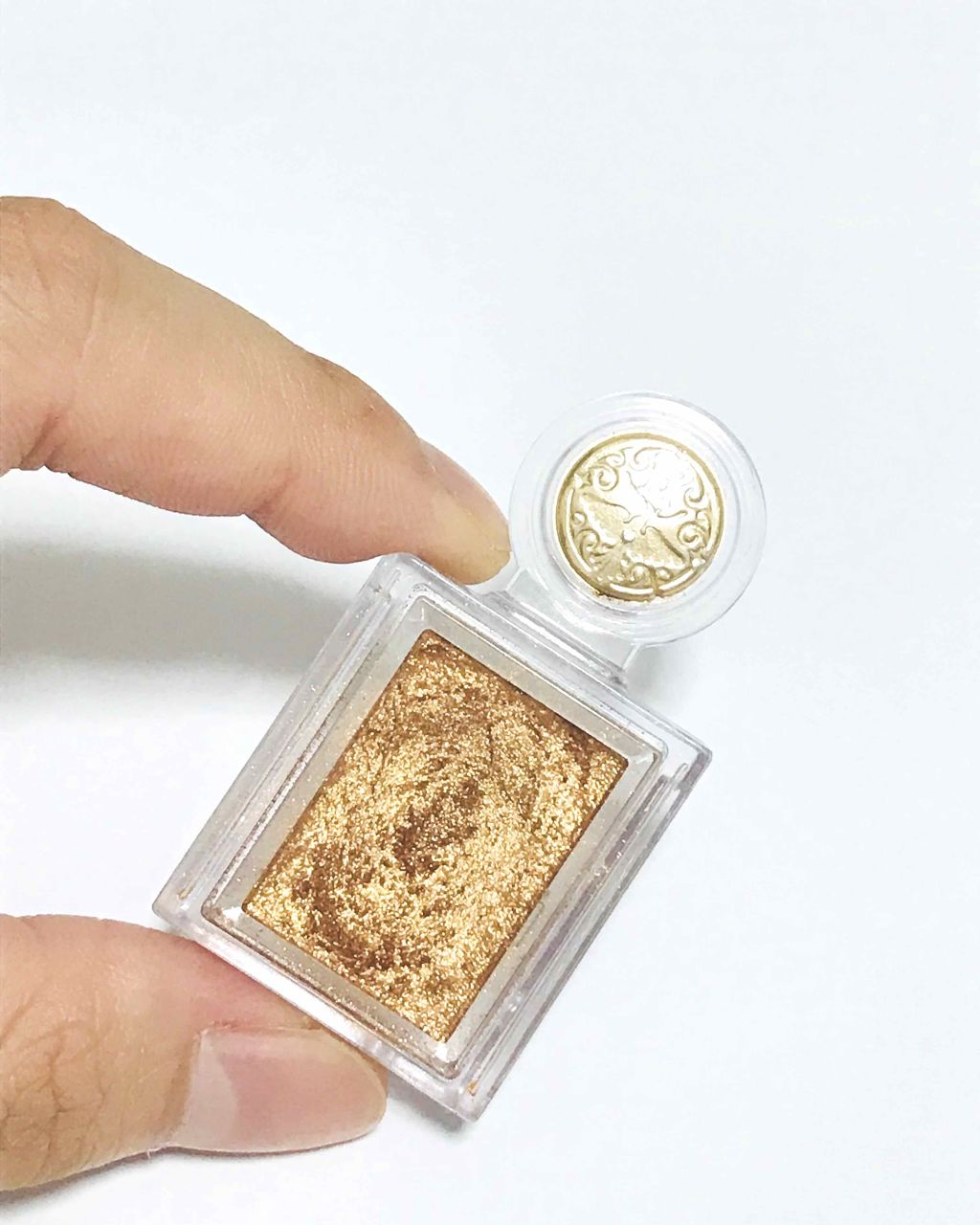 シャドーカスタマイズ/MAJOLICA MAJORCA/単色アイシャドウを使ったクチコミ(2枚目)