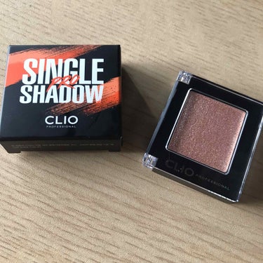 こちらＱoo10で100円で購入しました！

CLIO PRO SINGLE SHADOWの
G14 Coral Gemです

ラメ感がとても可愛くてひと塗りでうるつやキラキラになると思います(ˊo̴̶