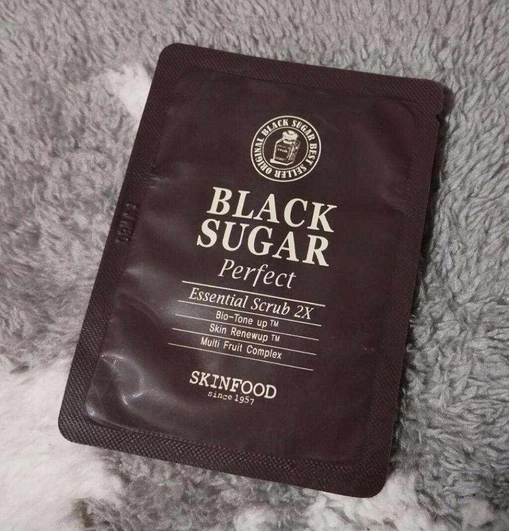 ブラックシュガー パーフェクト エッセンシャル スクラブ2X/SKINFOOD/洗い流すパック・マスクを使ったクチコミ(1枚目)