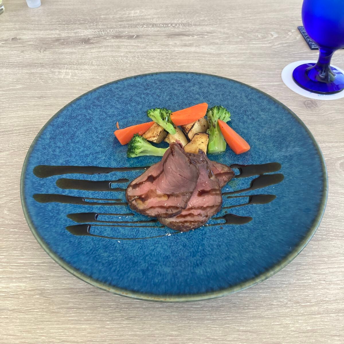 しに子ちゃん on LIPS 「可愛い服買った〜。色違いリザードン!色違いだって言い張ってるけ..」(4枚目)