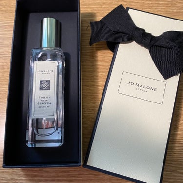 Jo MALONE LONDON イングリッシュ ペアー＆フリージア コロン
こちらはプレゼントで当選しました♪

トップノート:ウィリアムペアー
ハートノート:フリージア
ベースノート:パチョリ
(公