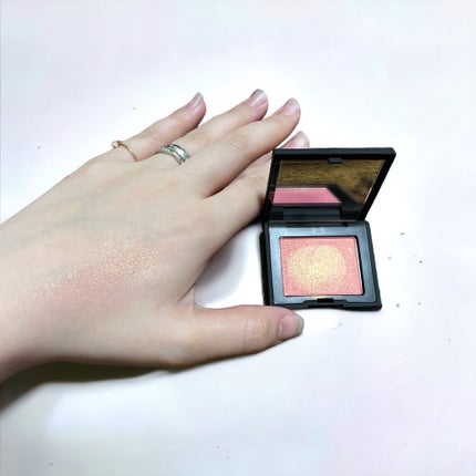 NARS ミニオーガズム ブラッシュ&リップデュオのクチコミ「ベストセラーのORGASMは、ほのかなゴールドが美しいピーチピンクのアイコニックシェード。
ブ.....」(3枚目)