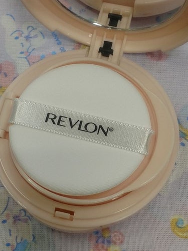 フォトレディ キャンディッド ウォーター エッセンス コンパクト ファンデーション/REVLON/クリーム・エマルジョンファンデーションを使ったクチコミ（2枚目）