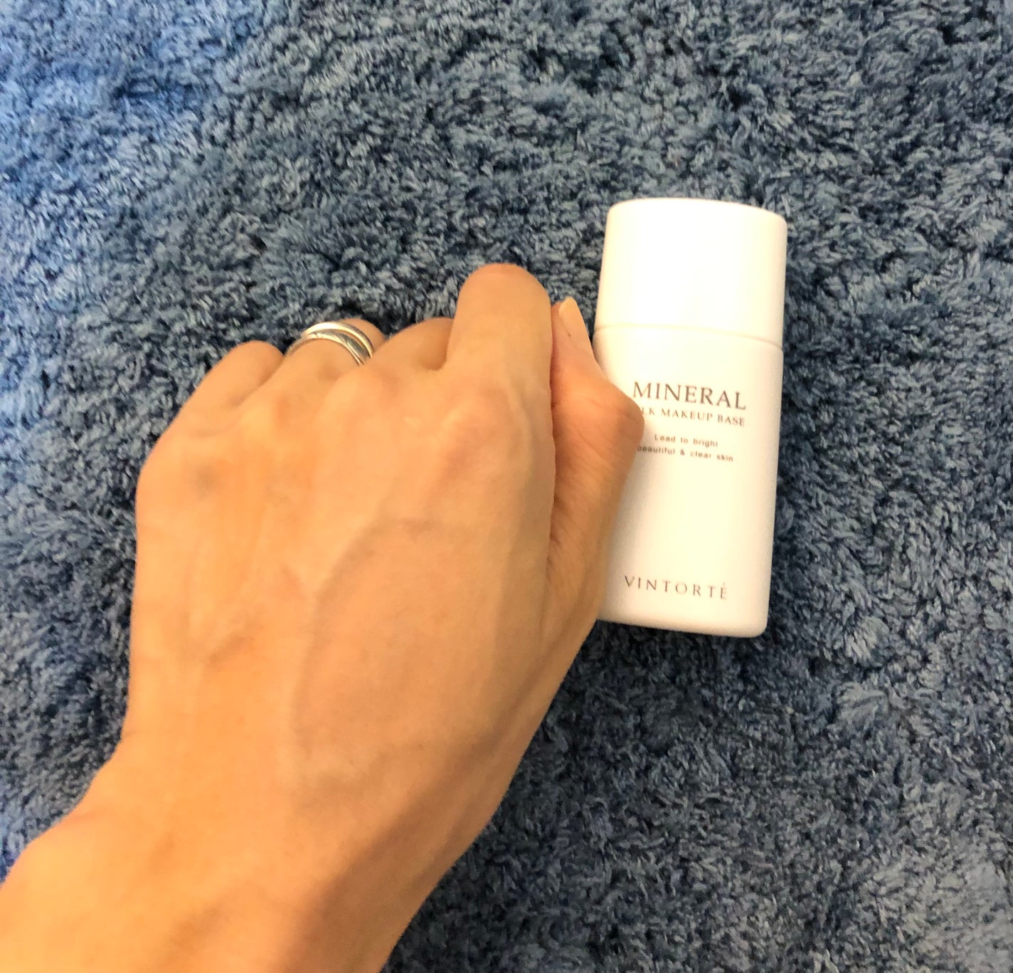 ミネラルシルクメイクアップベース/ヴァントルテ/化粧下地を使ったクチコミ(5枚目)