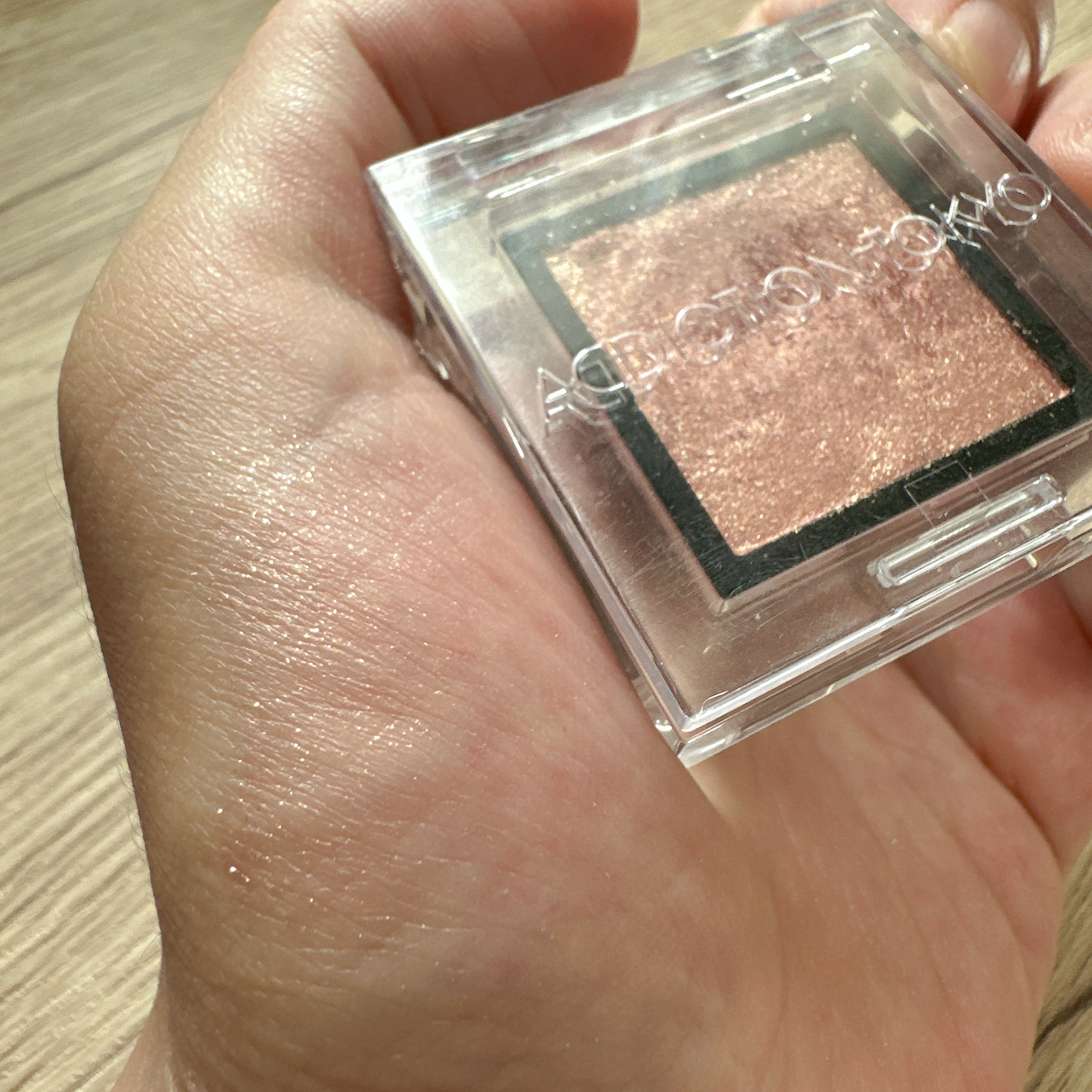 アディクション ザ アイシャドウ スパークル/ADDICTION/単色アイシャドウを使ったクチコミ（3枚目）