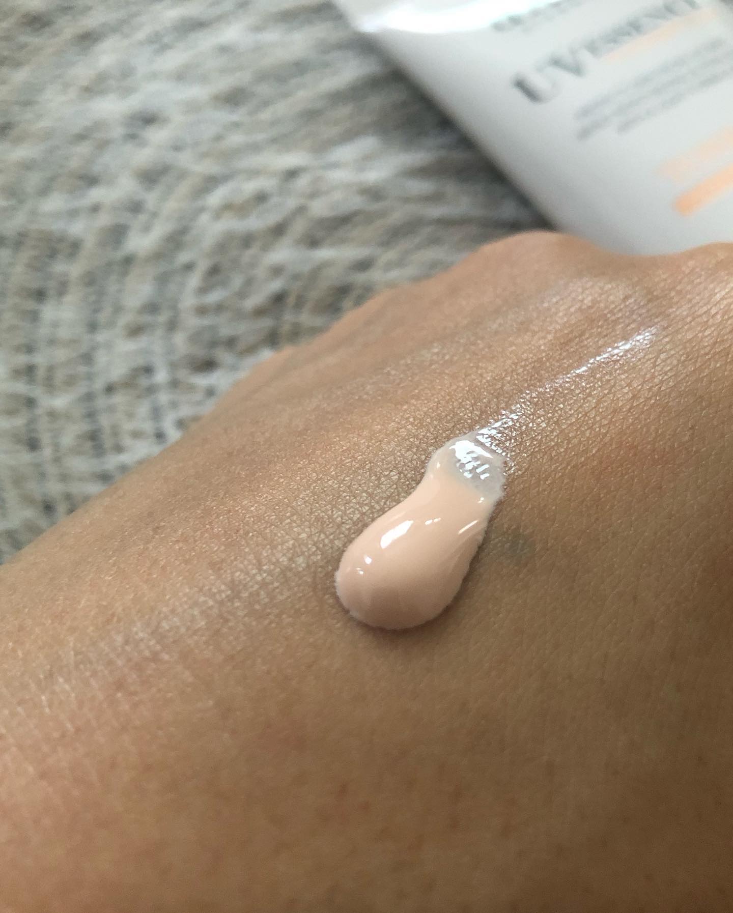 ウォータフルトーンアップサンクリーム/ダルバ/日焼け止めクリームを使ったクチコミ（2枚目）