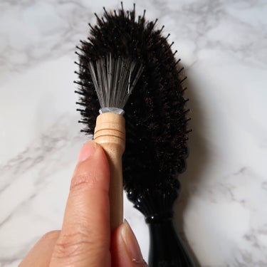 マペペ ヘアブラシクリーナーのクチコミ「マペペ
ヘアブラシクリーナー

天然毛のブラシのケアに
毛や埃を掻き出してくれるのでオススメで.....」（2枚目）