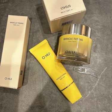 .
OHUI 
@lgbeauty_jp  @ohui_jp.official 

◎MIRACLE TONING daliy sun
☑︎紫外線カットは勿論肌艶まで明るくケア
☑︎抗酸化&鎮静ケア
効