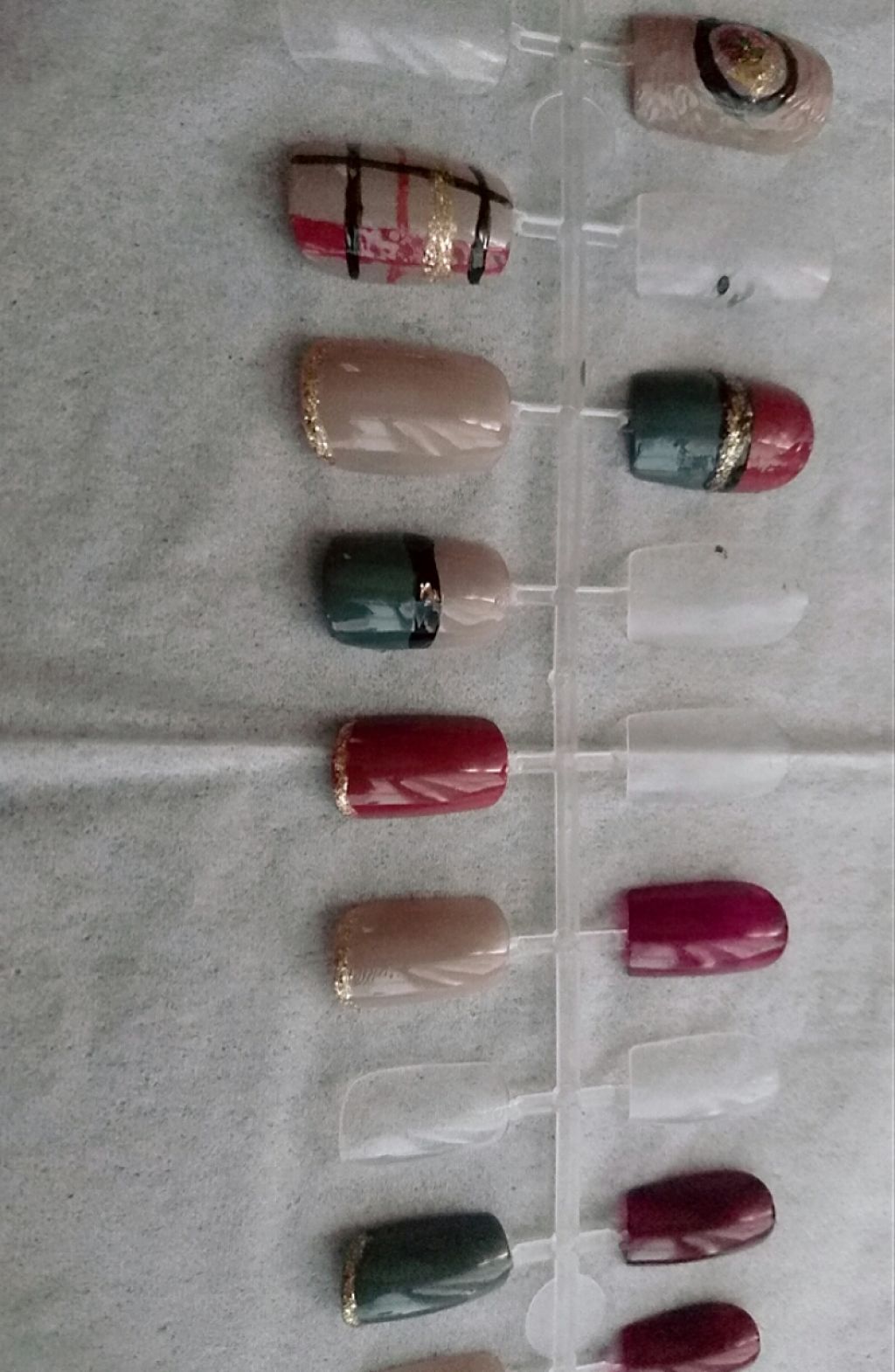 カラフルネイルズ/キャンメイク/マニキュアを使ったクチコミ(2枚目)