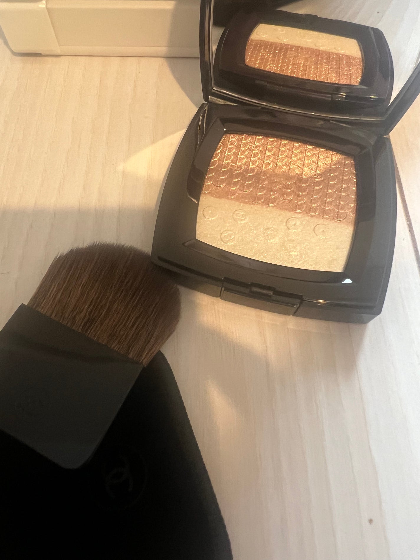 デュオ プードゥル ルミエール/CHANEL/パウダーハイライトを使ったクチコミ(4枚目)