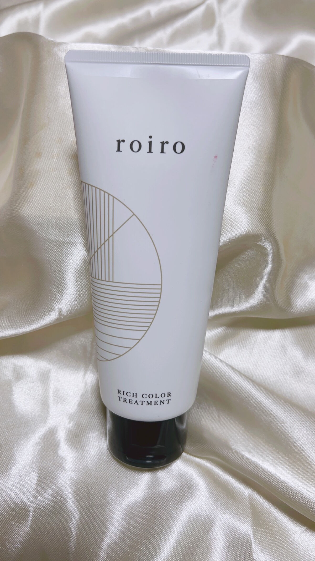 roiro リッチカラートリートメントのクチコミ「roiro
リッチカラートリートメント　ライトカラー8C



《ハリコシのある大人のうるツヤ.....」（1枚目）